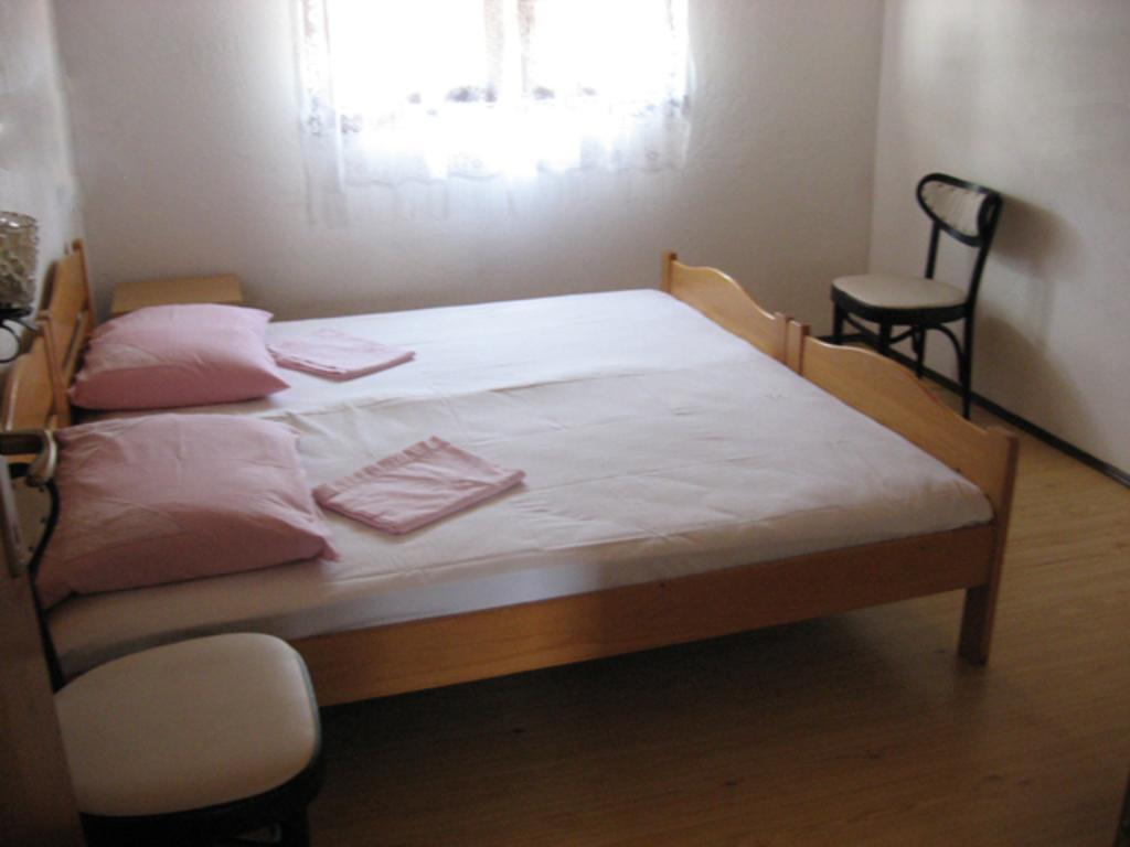 Apartments Bilic Nemira Оміш Екстер'єр фото